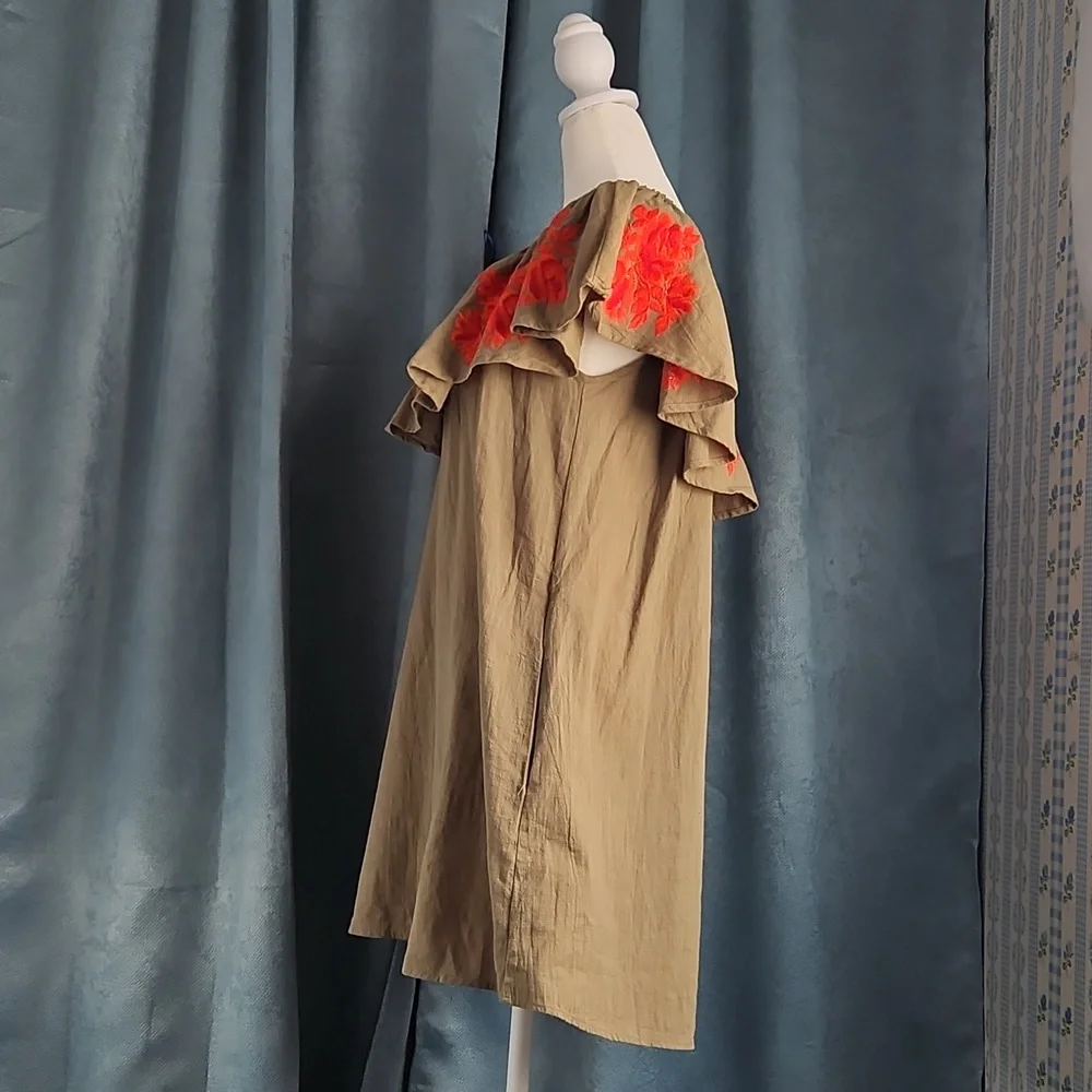 Umgee Sage Green Mini Dress with Red & Orange Floral Accents - M - EUC - Picture 3 of 5